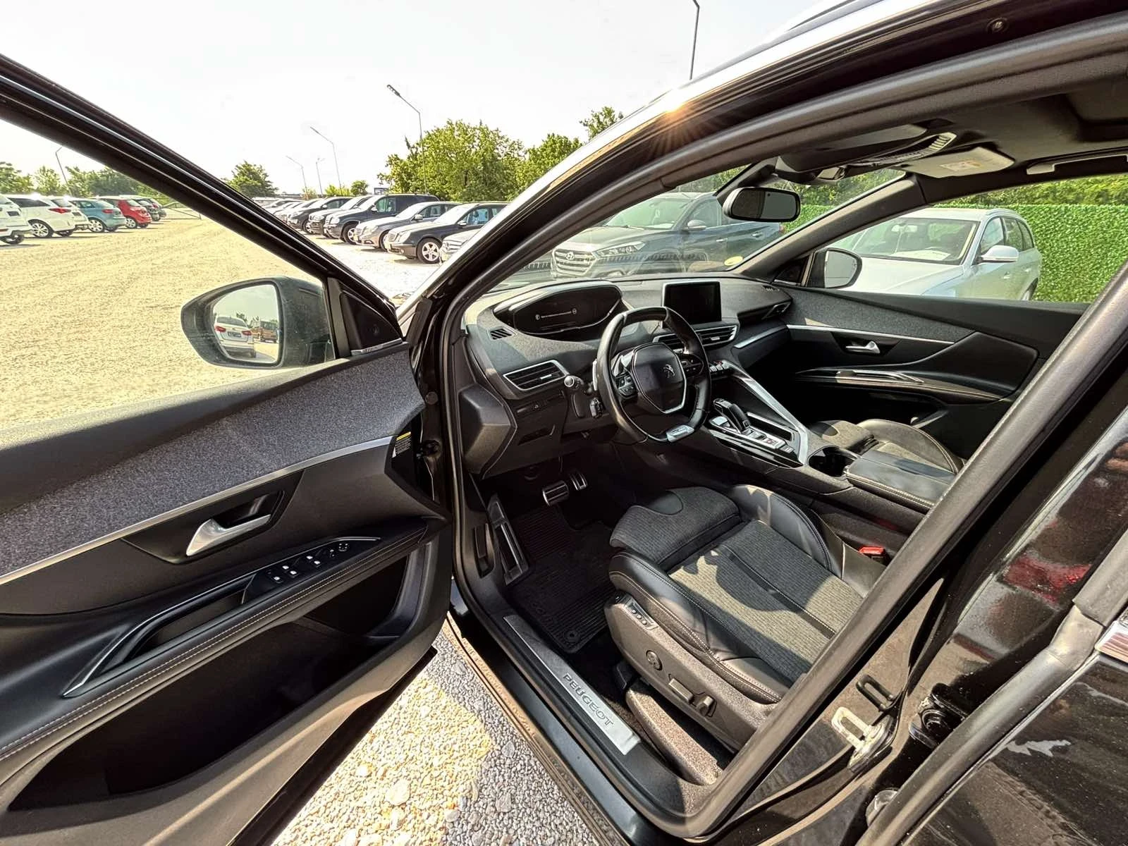 Peugeot 5008 1.6HDIMAXX FULL/GT/PANO/MASAG/KAMERA/PODGREV/7M - изображение 4