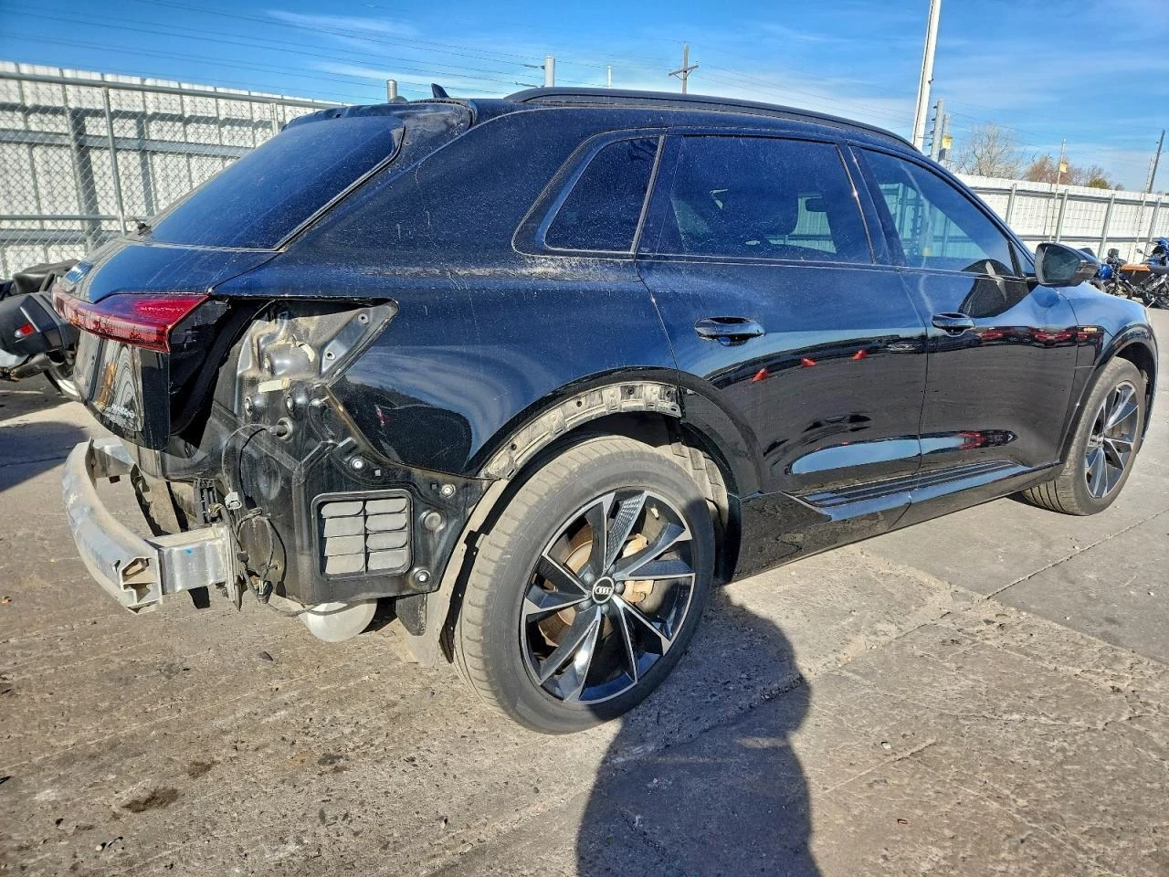 Audi E-Tron PREMIUM - изображение 3