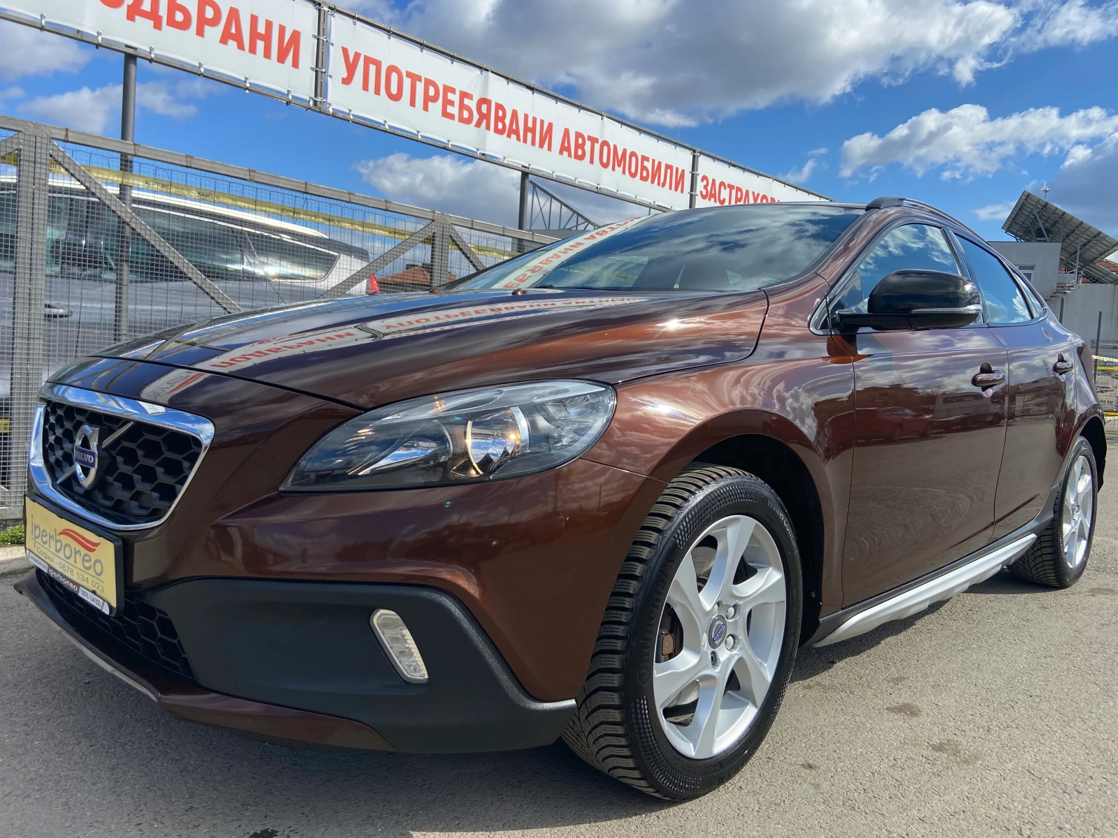 Volvo V40 Cross Country 2.0D-120кс - изображение 4