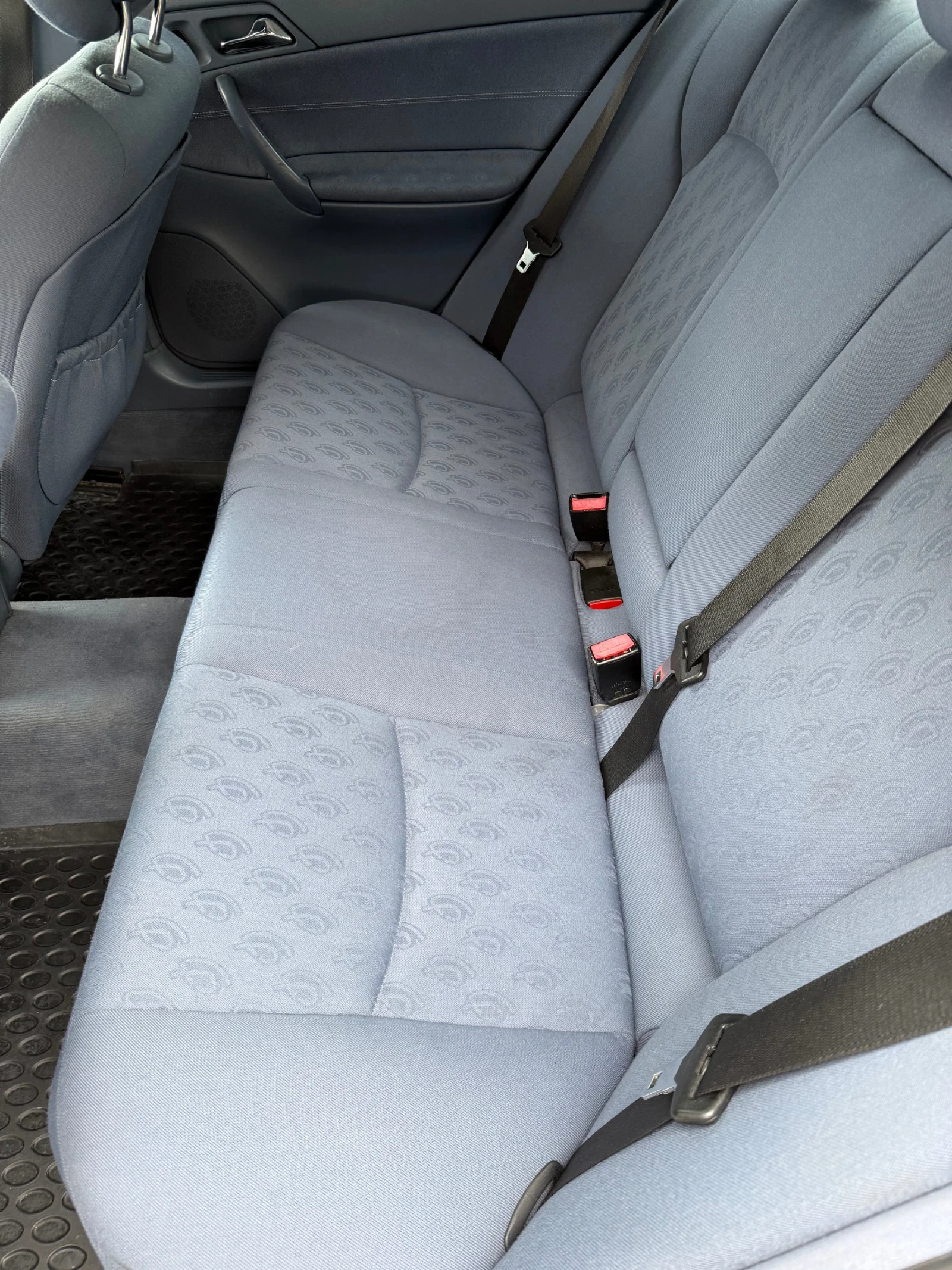 Mercedes-Benz C 220 CDi, снимка 8 - Автомобили и джипове - 54090053