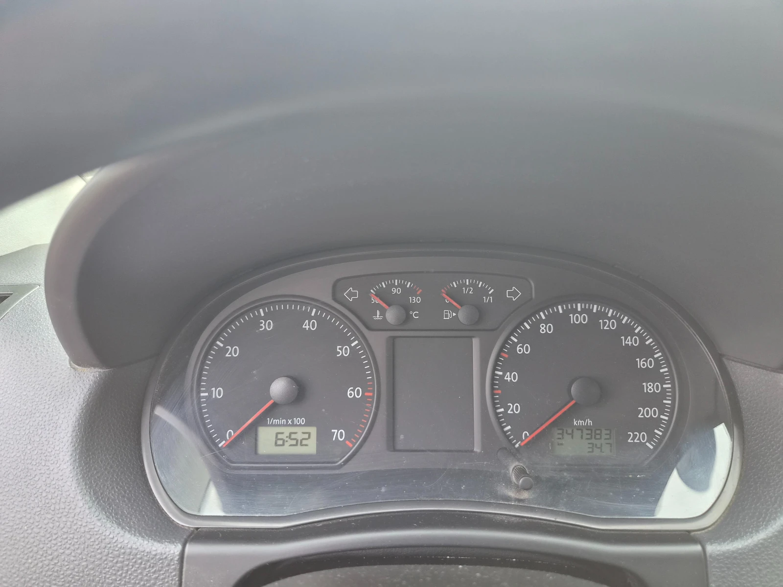 VW Polo 16V, снимка 8 - Автомобили и джипове - 54335355