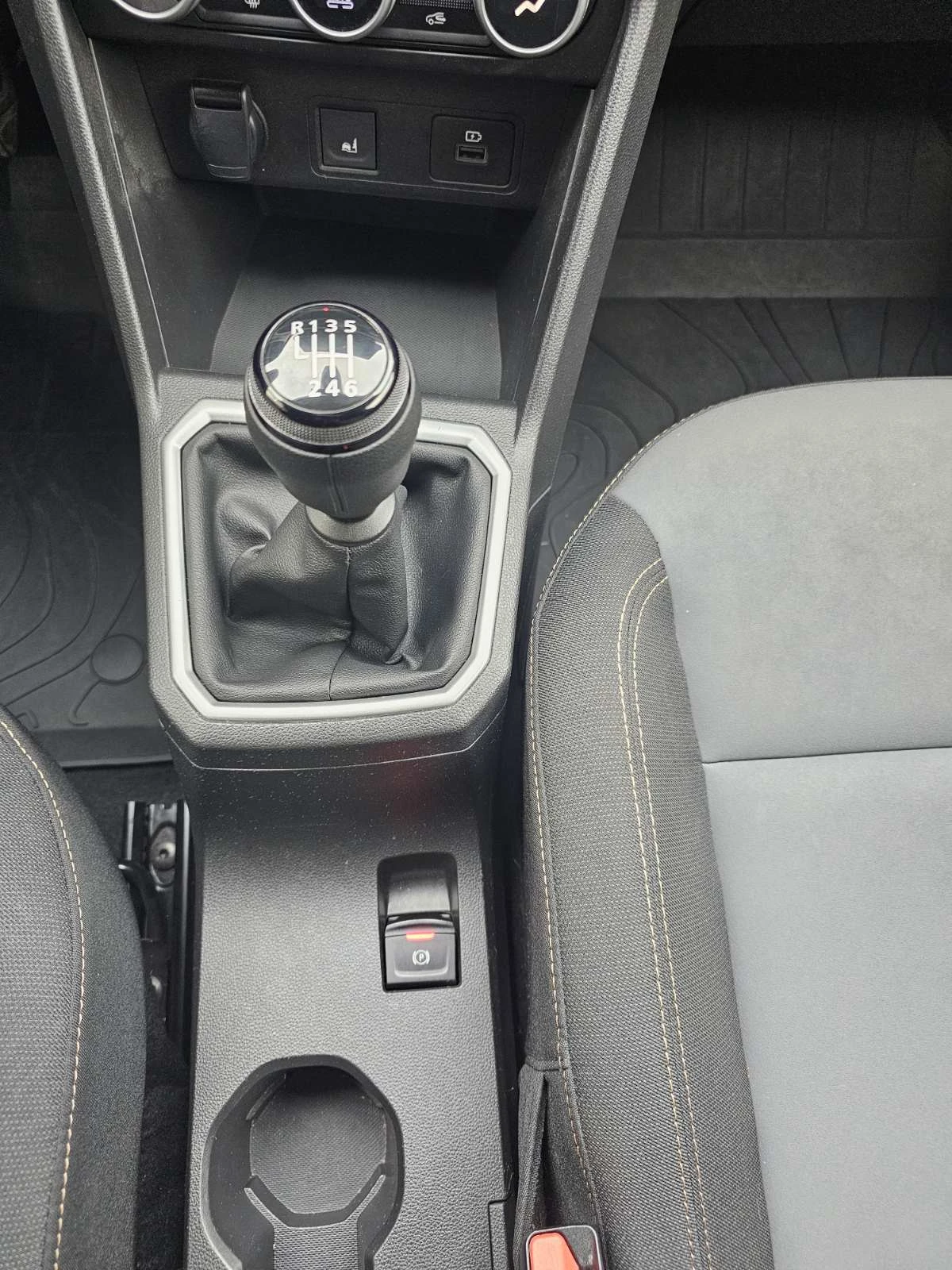Dacia Jogger 1.0 TCe 90 Stop&Start LPG, снимка 11 - Автомобили и джипове - 54467574