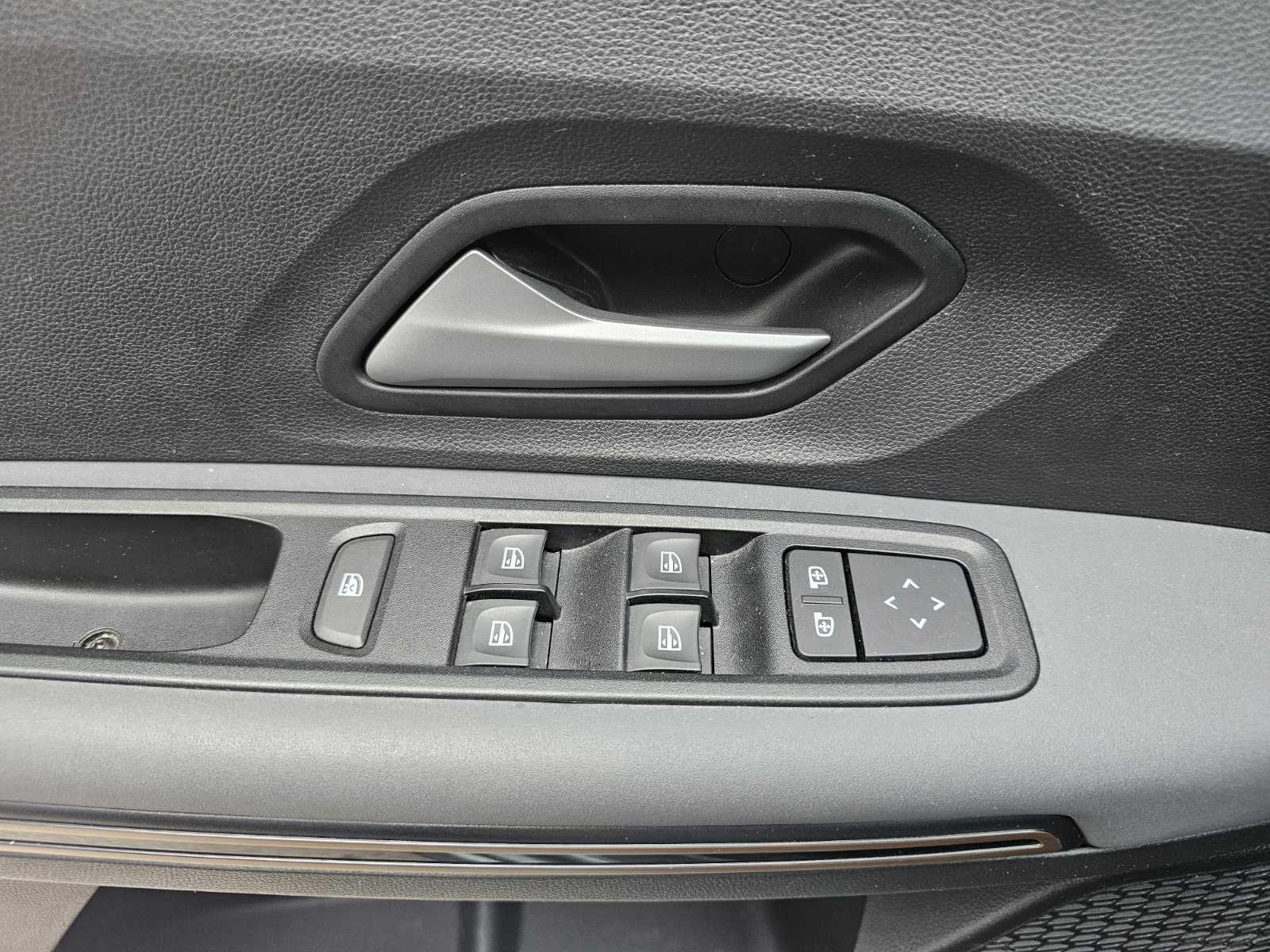 Dacia Jogger 1.0 TCe 90 Stop&Start LPG, снимка 13 - Автомобили и джипове - 54467574