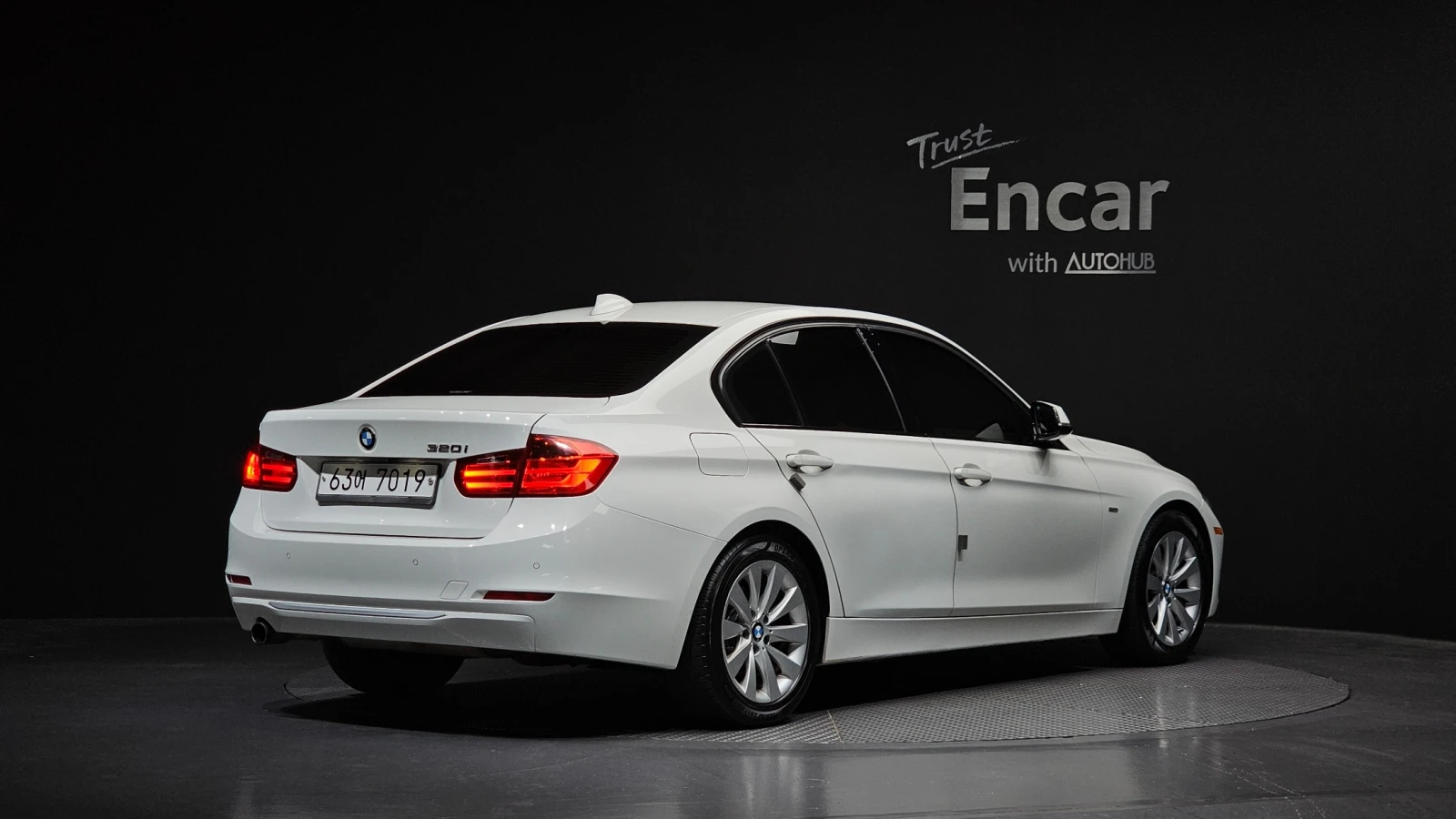 BMW 320 i Modern, снимка 2 - Автомобили и джипове - 55477124