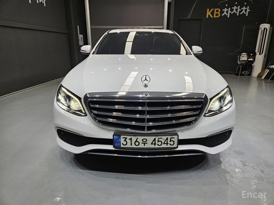 Mercedes-Benz E 220, снимка 3 - Автомобили и джипове - 55510519