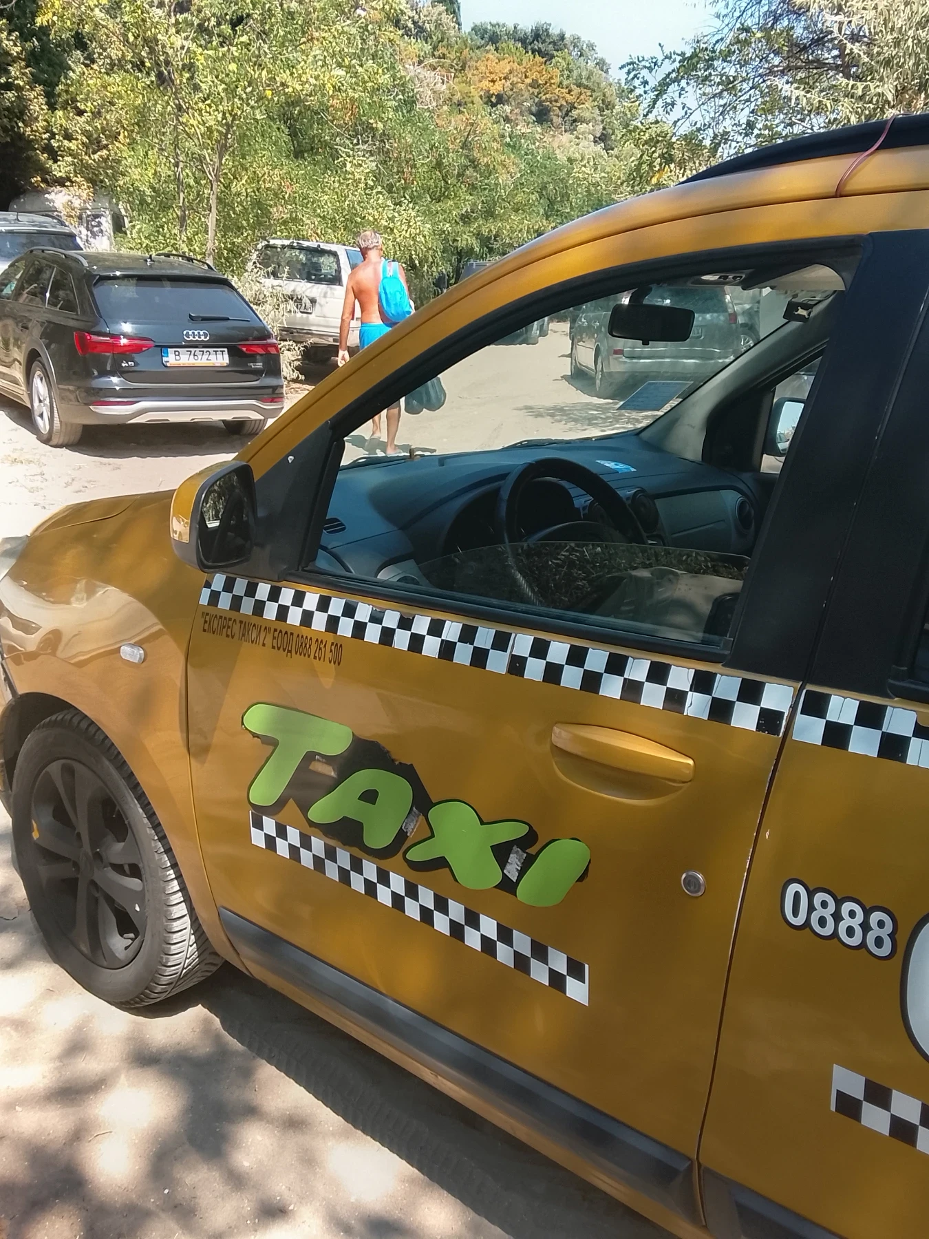 Dacia Lodgy 1.6, снимка 11 - Автомобили и джипове - 55776905
