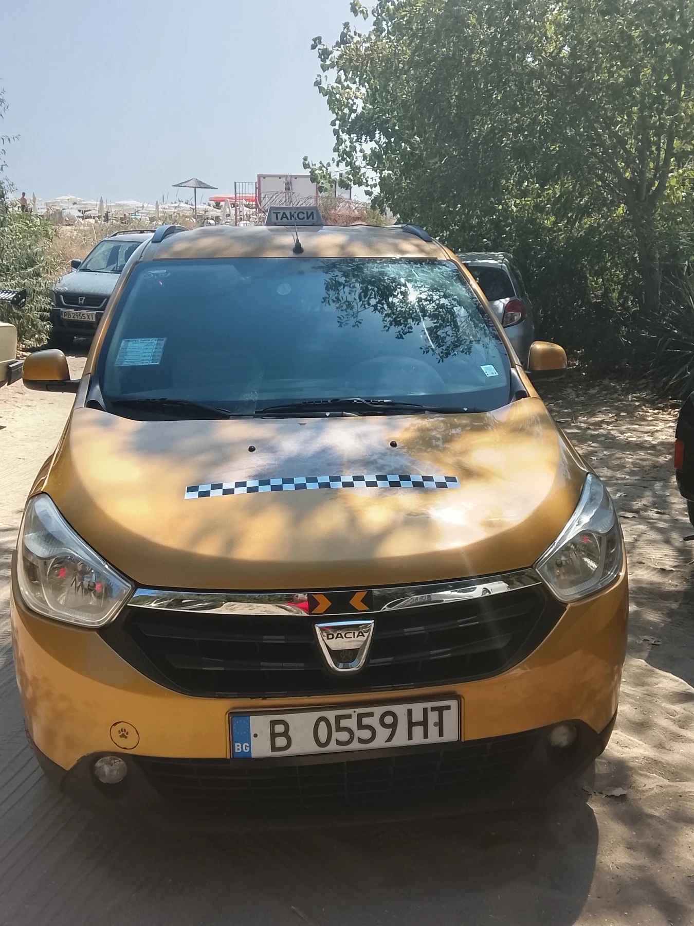 Dacia Lodgy 1.6, снимка 10 - Автомобили и джипове - 55776905