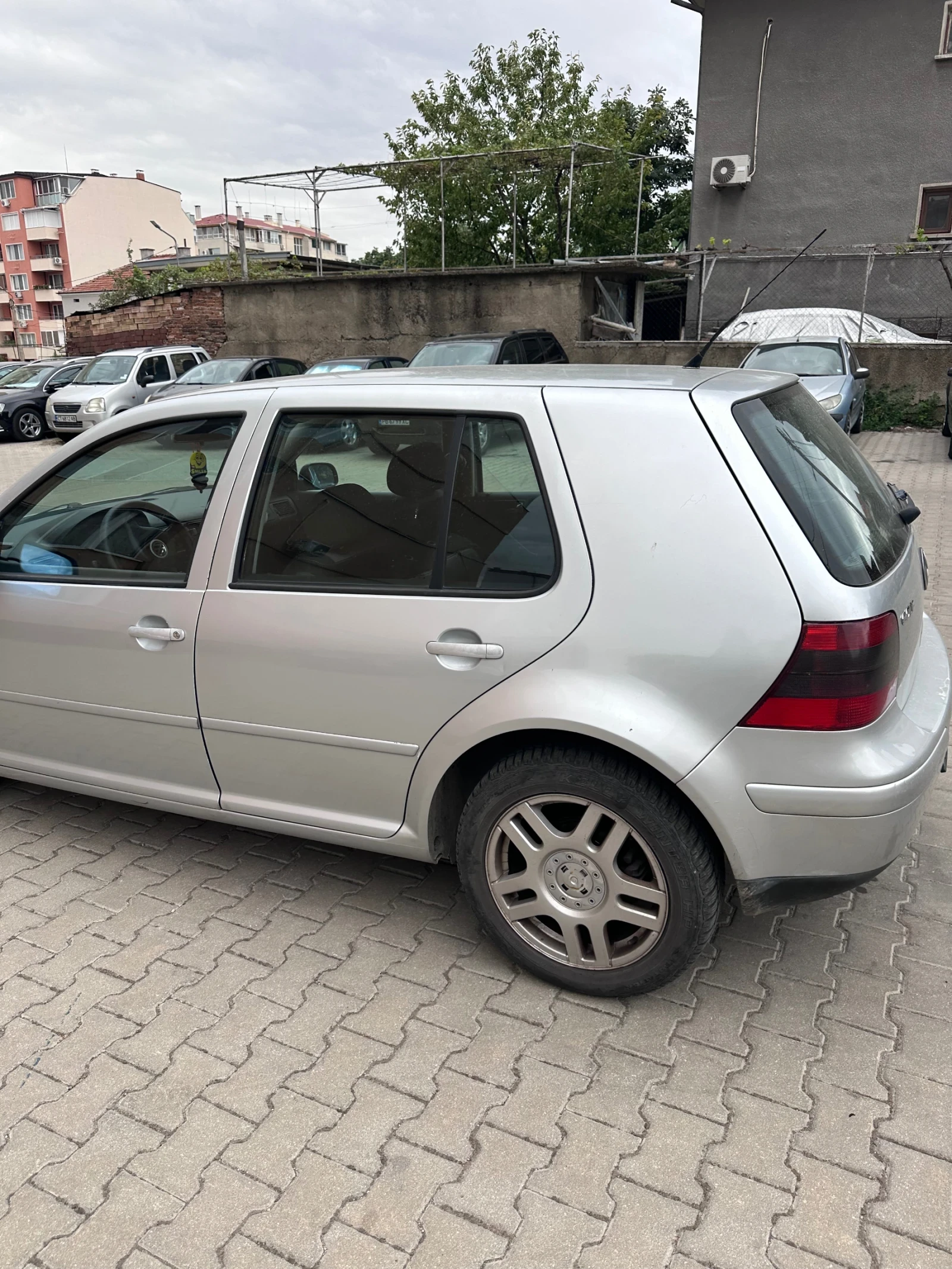 VW Golf 1.9, снимка 4 - Автомобили и джипове - 56236449