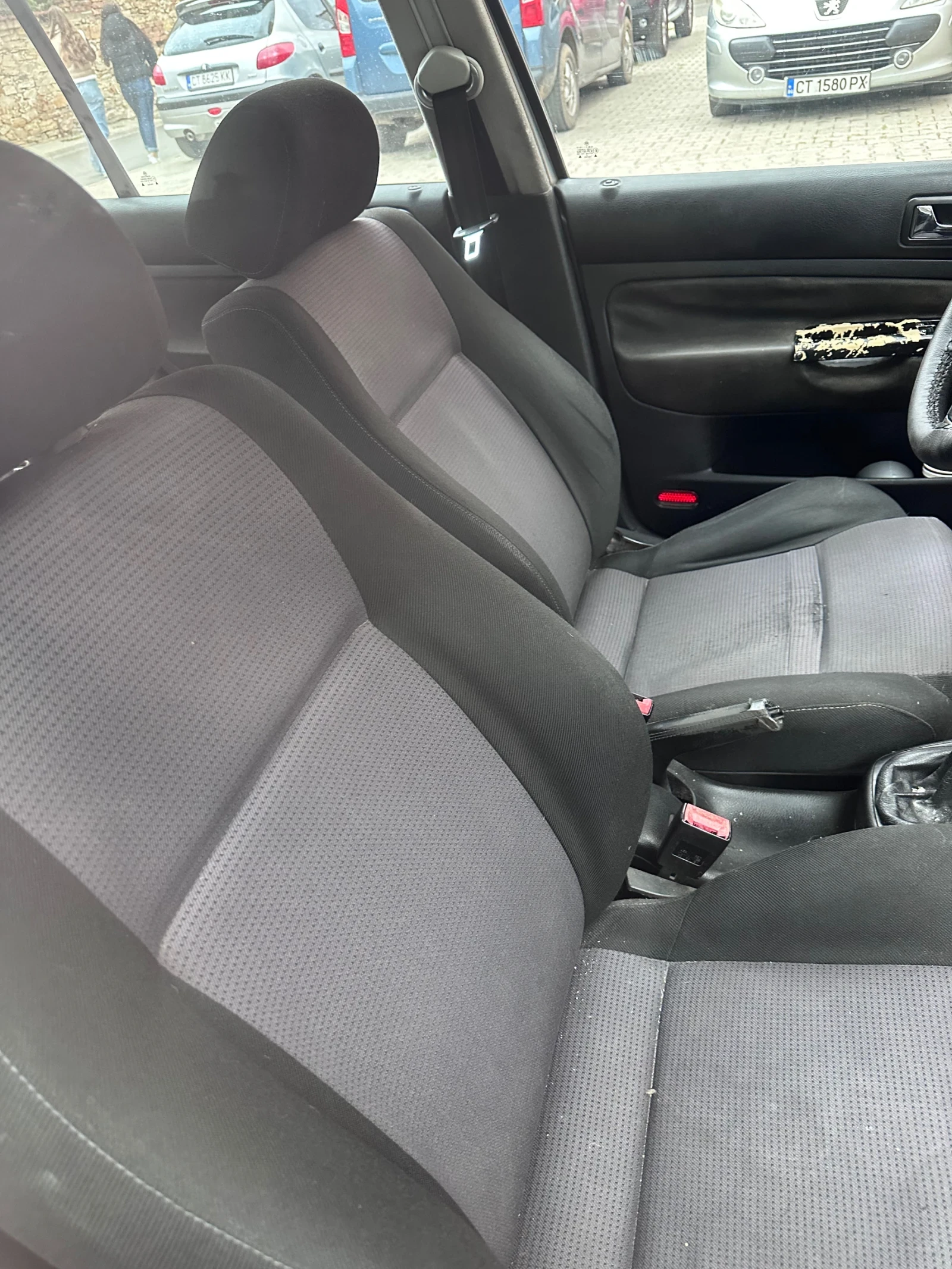 VW Golf 1.9, снимка 7 - Автомобили и джипове - 56236449
