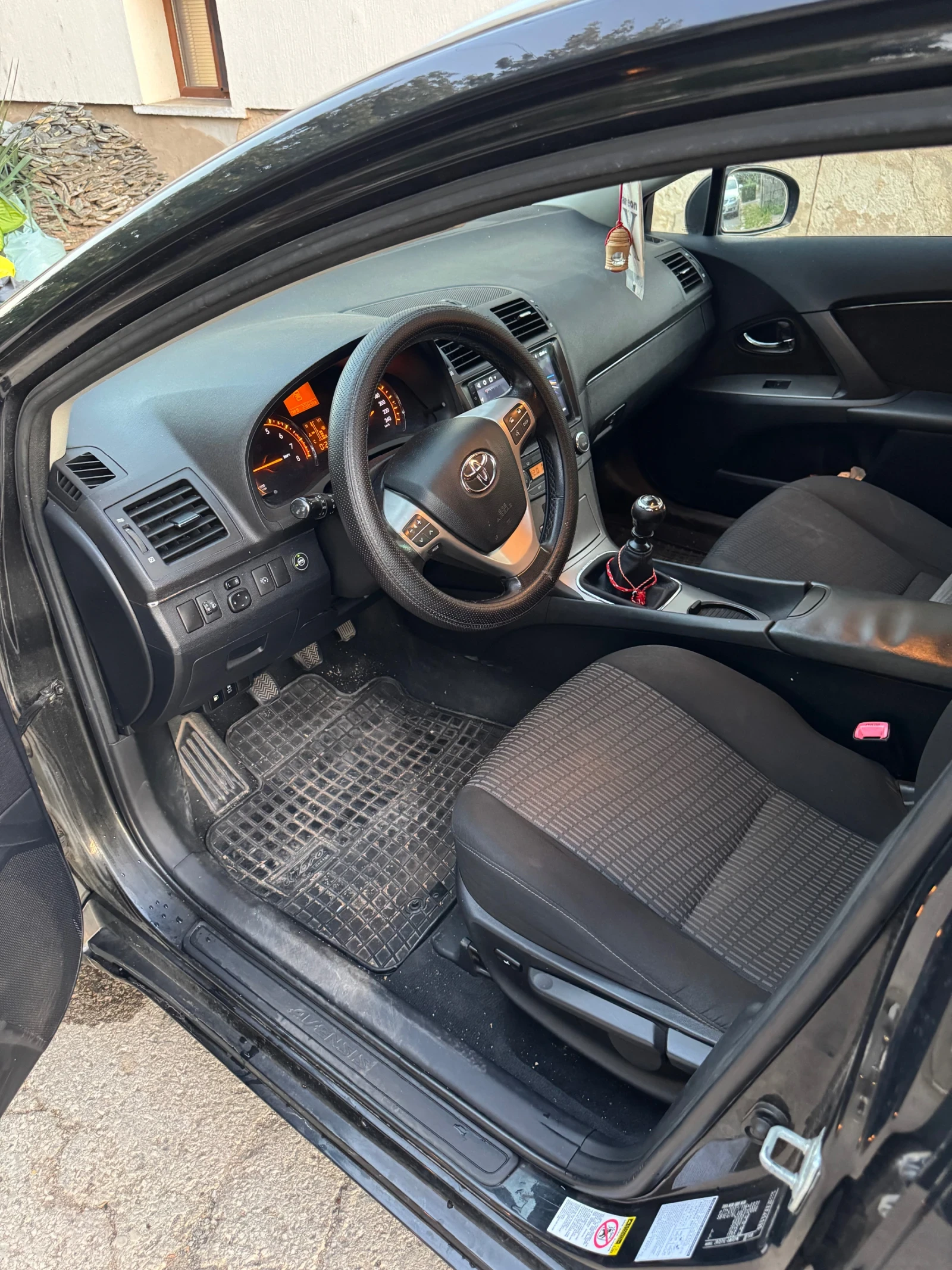 Toyota Avensis T27, снимка 5 - Автомобили и джипове - 56417008