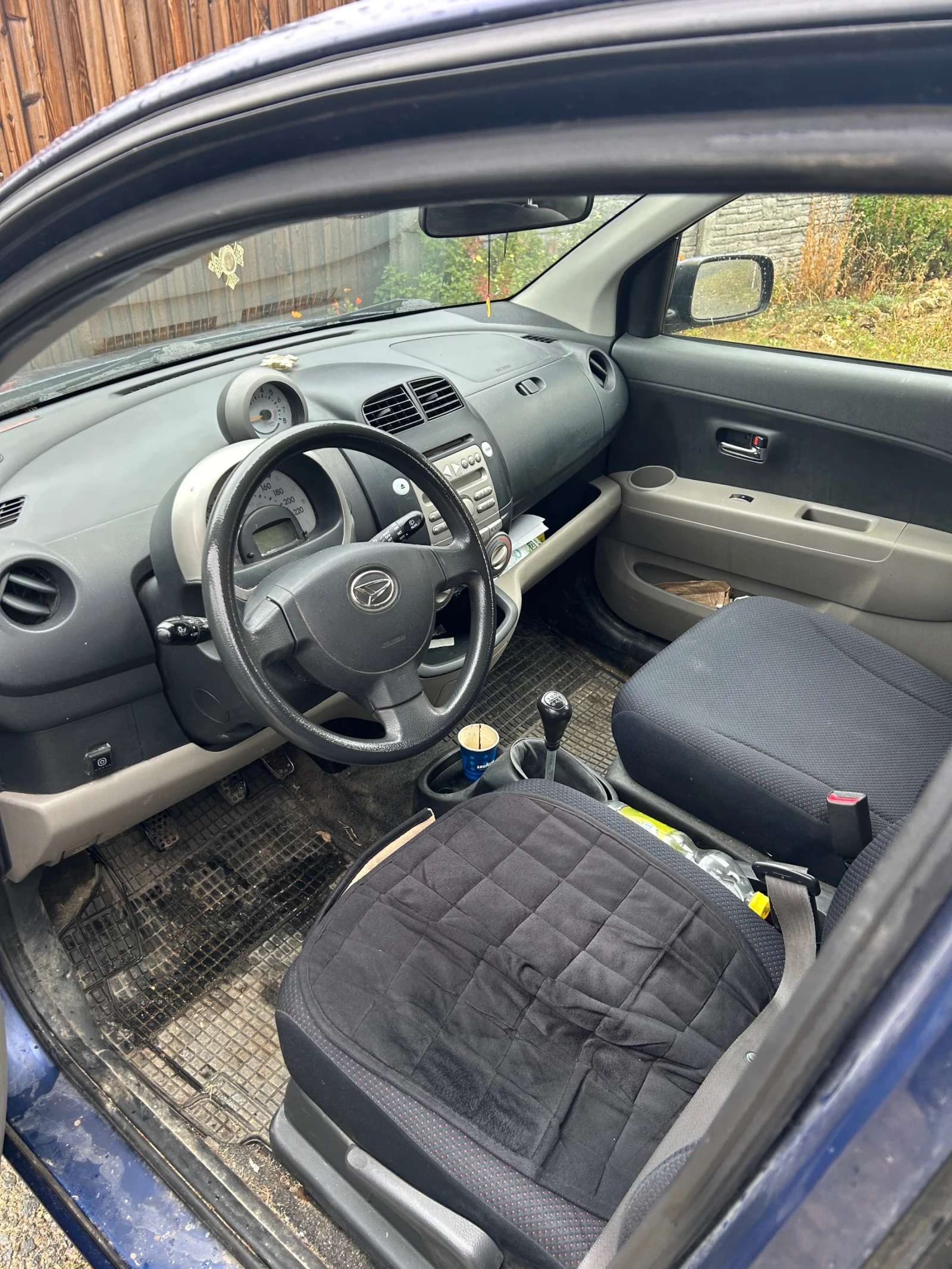Daihatsu Sirion 1.3 4x4, снимка 5 - Автомобили и джипове - 56514121