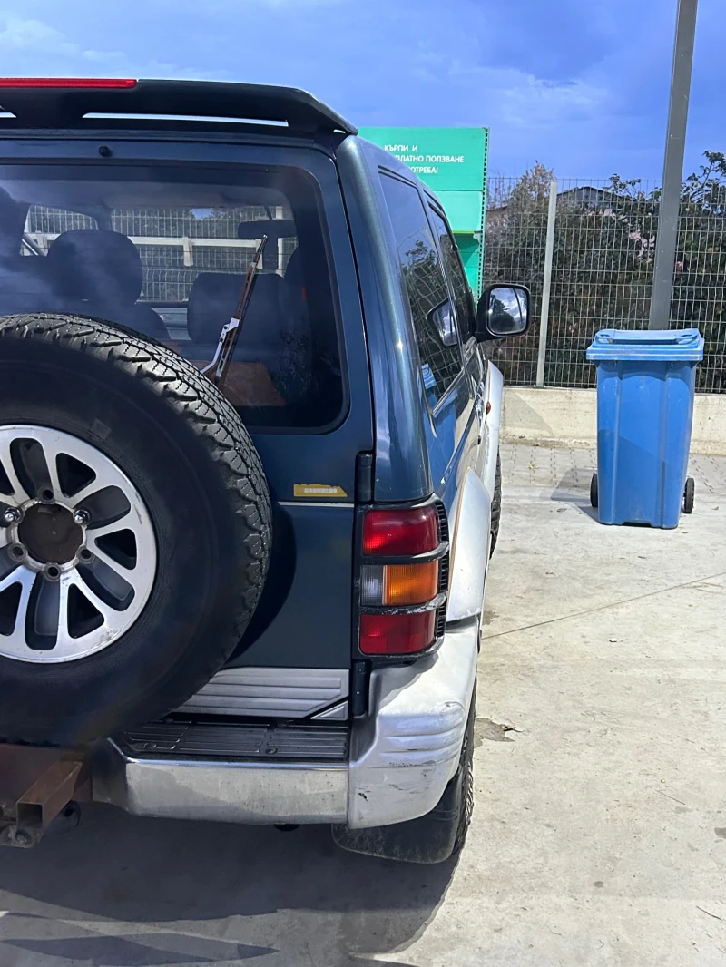 Mitsubishi Pajero, снимка 11 - Автомобили и джипове - 47523735