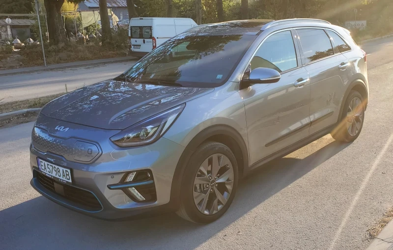 Kia Niro 204кс Всички екстри, снимка 2 - Автомобили и джипове - 52548809