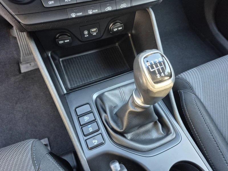 Hyundai Tucson 1.6CRDI, снимка 13 - Автомобили и джипове - 52079038