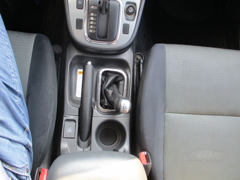 Suzuki Grand vitara 1.6 Фейслифт, снимка 12 - Автомобили и джипове - 52477405