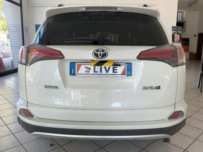 Toyota Rav4 2, 0 D4D facelift, снимка 4 - Автомобили и джипове - 52885491