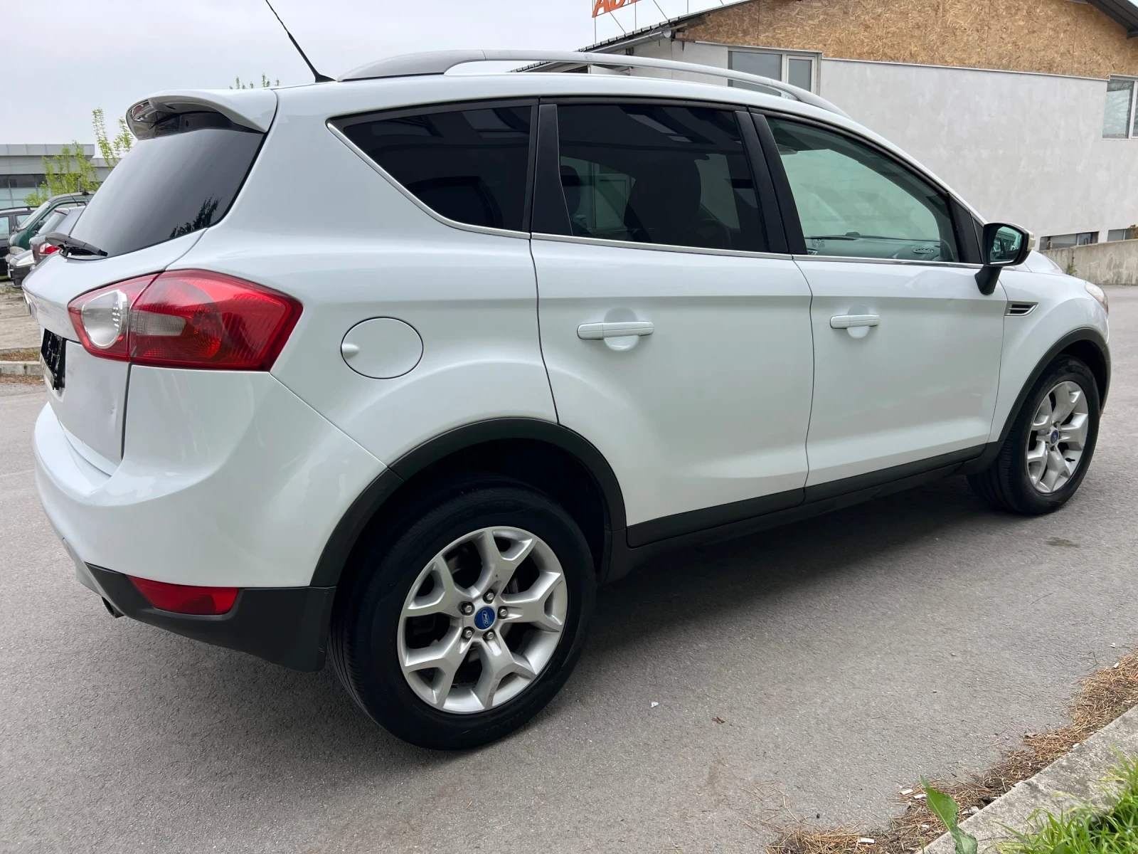 Ford Kuga 2.0 TDCI - изображение 4