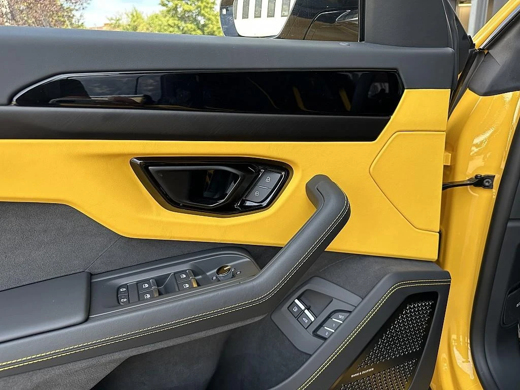 Lamborghini Urus SE/FACELIFT/CERAMIC/AKRAPOVIC/B&O/PANO/STYLE/ - изображение 8
