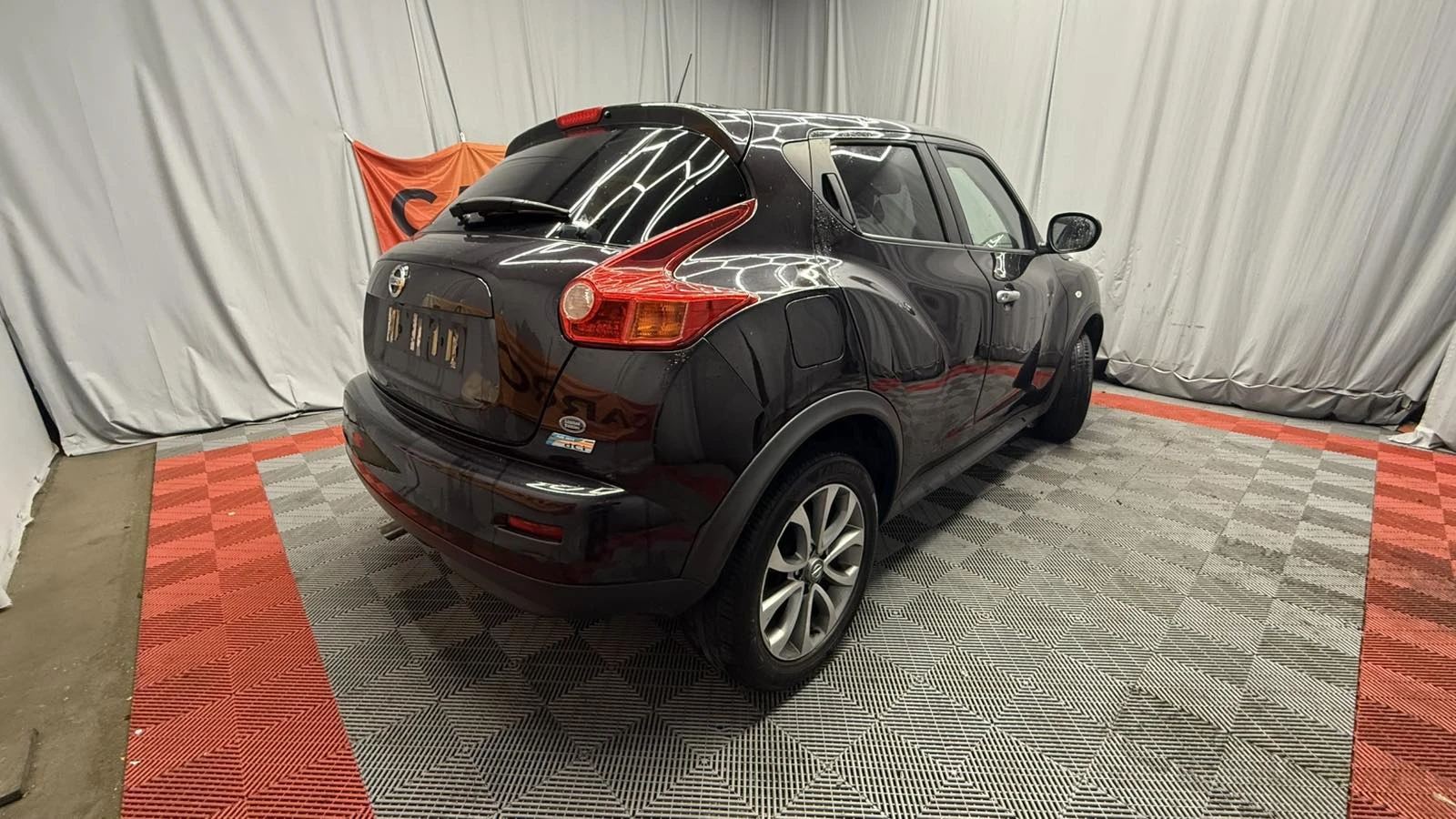 Nissan Juke, снимка 3 - Автомобили и джипове - 54042524