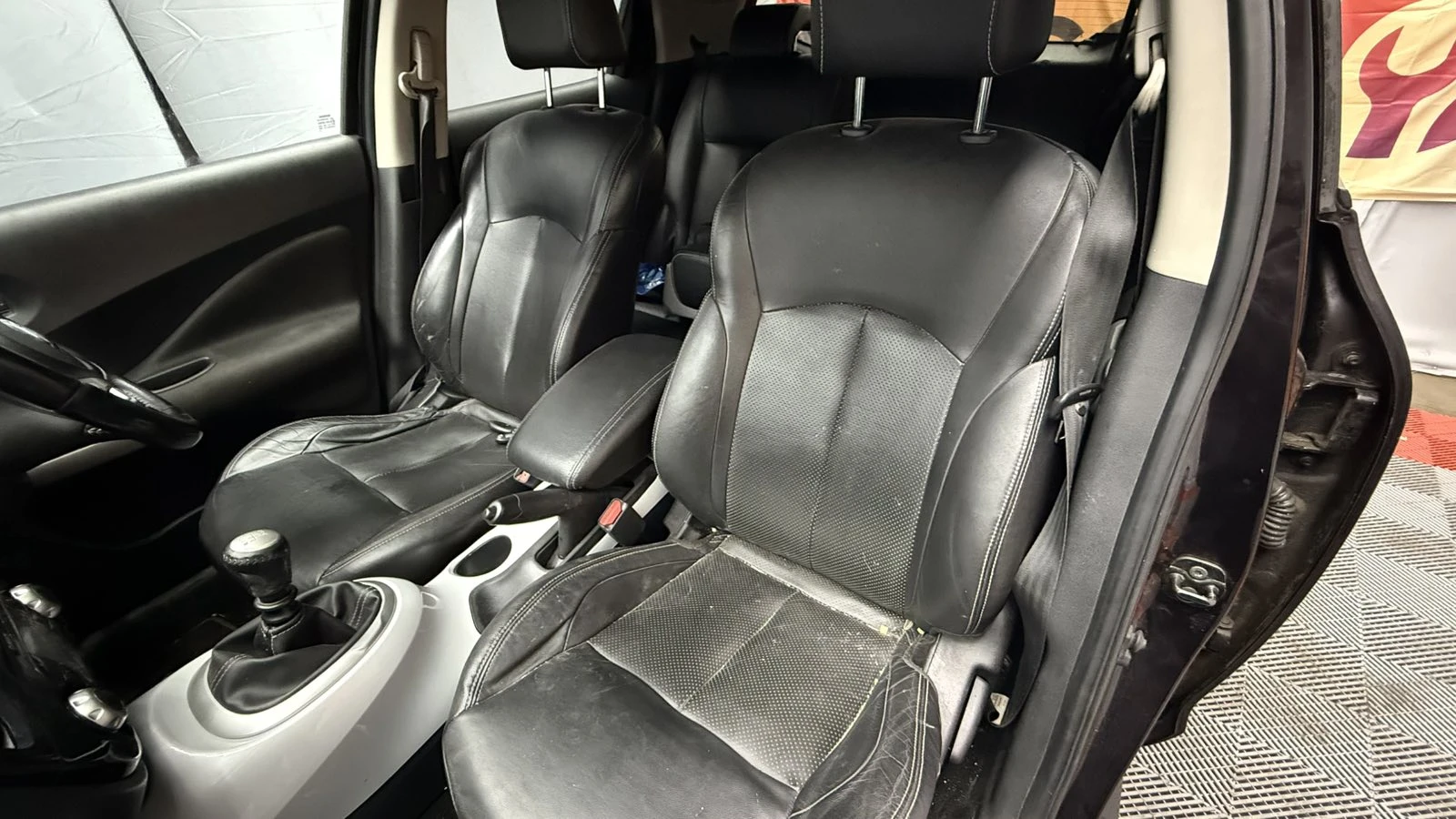 Nissan Juke, снимка 5 - Автомобили и джипове - 54042524