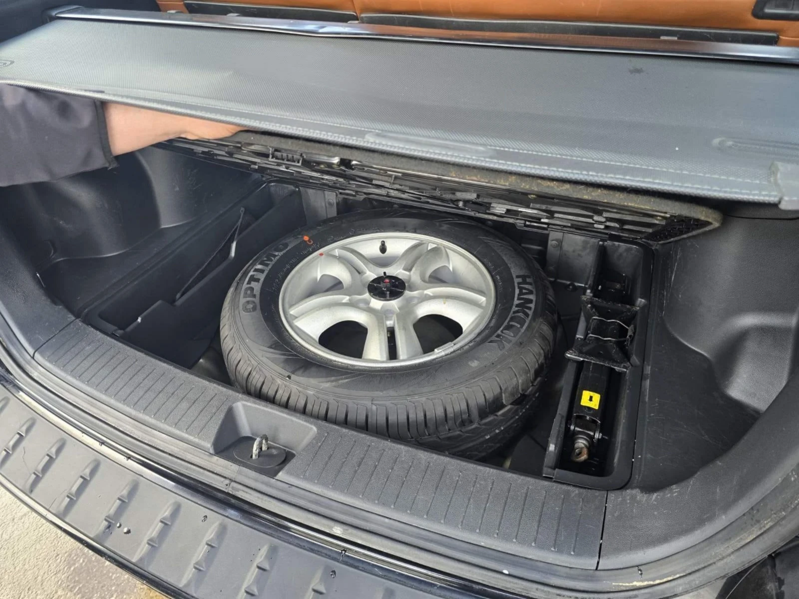 Kia Sportage 2.0CRDI КОЖА, снимка 11 - Автомобили и джипове - 54095175