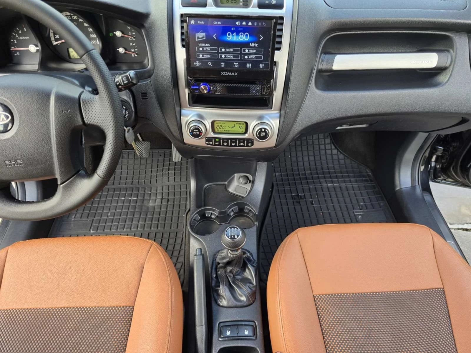 Kia Sportage 2.0CRDI КОЖА, снимка 15 - Автомобили и джипове - 54095175