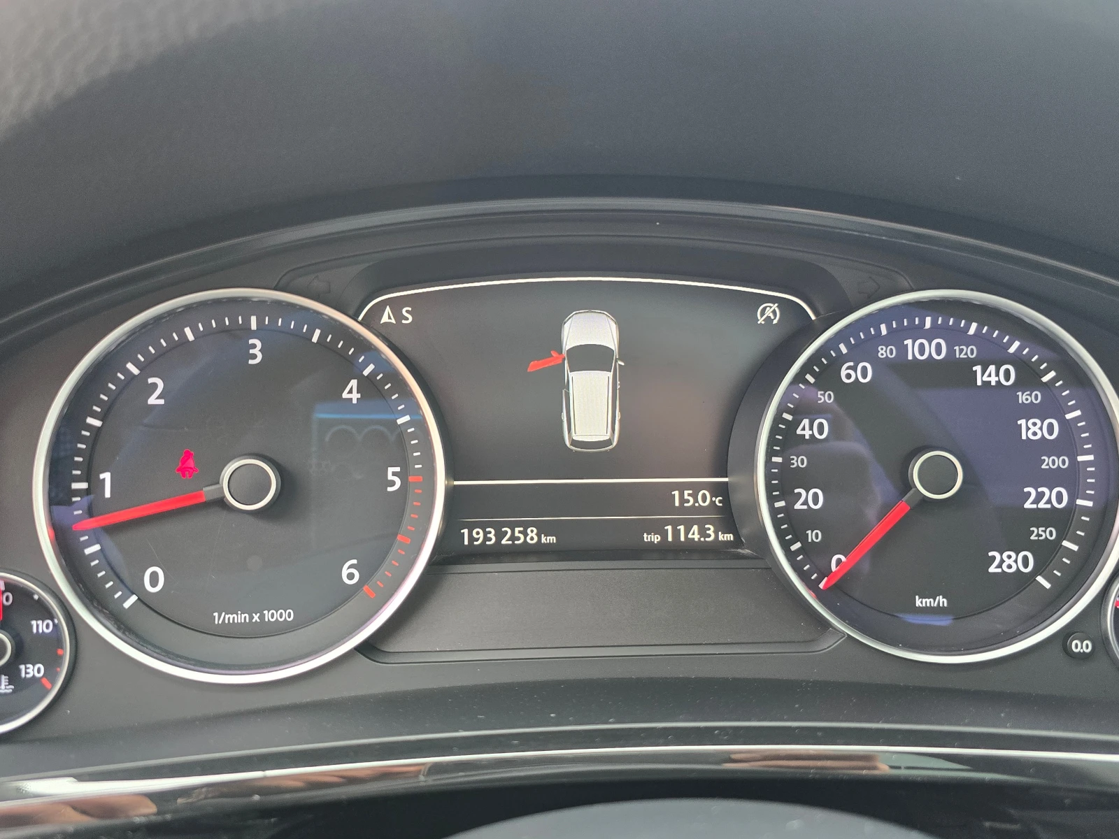 VW Touareg 3.0TDi-v6/4x-motion/Авт./Лизинг, снимка 11 - Автомобили и джипове - 54222974