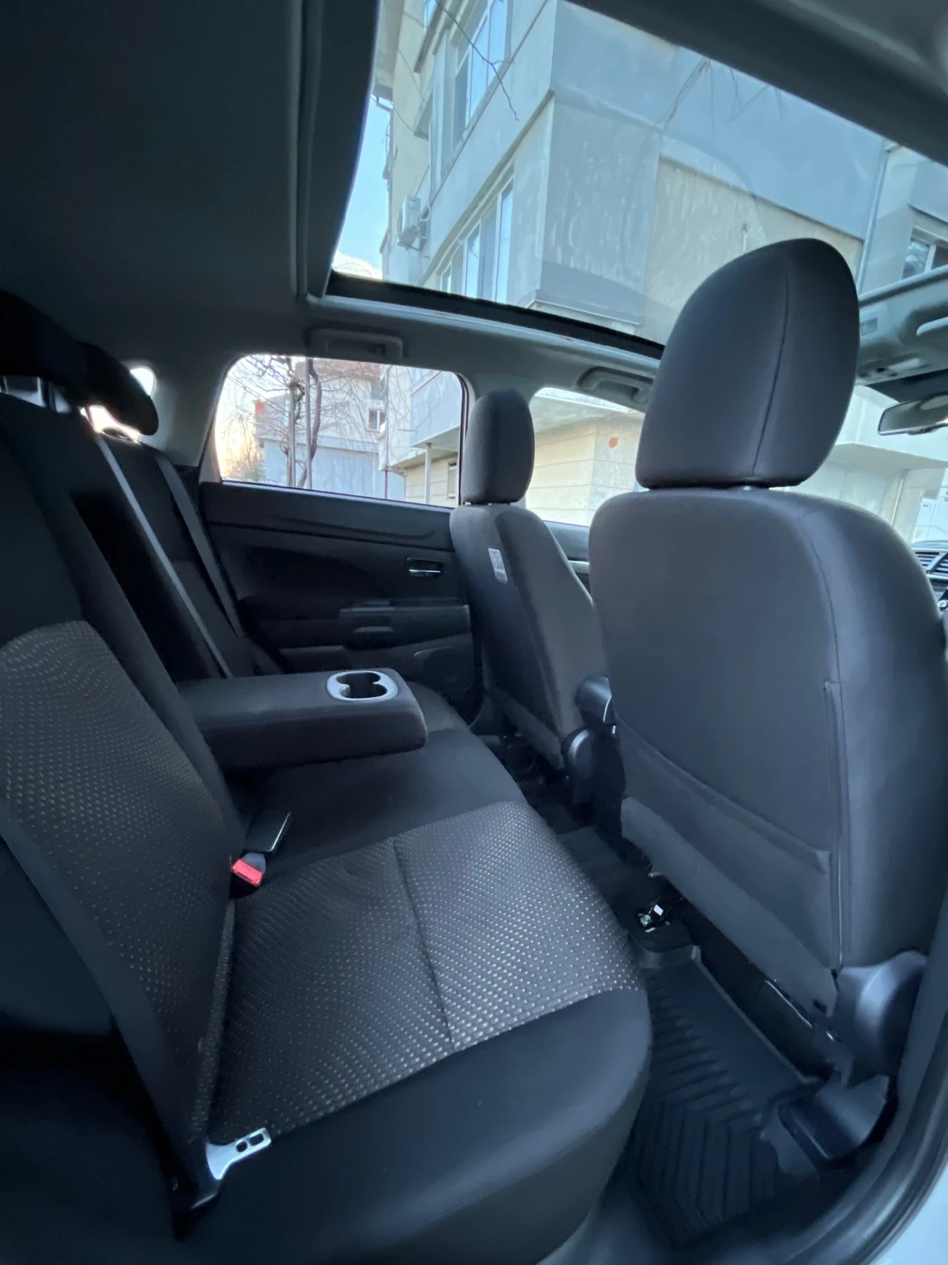 Mitsubishi ASX 1.6 facelift panorama , снимка 11 - Автомобили и джипове - 54306517