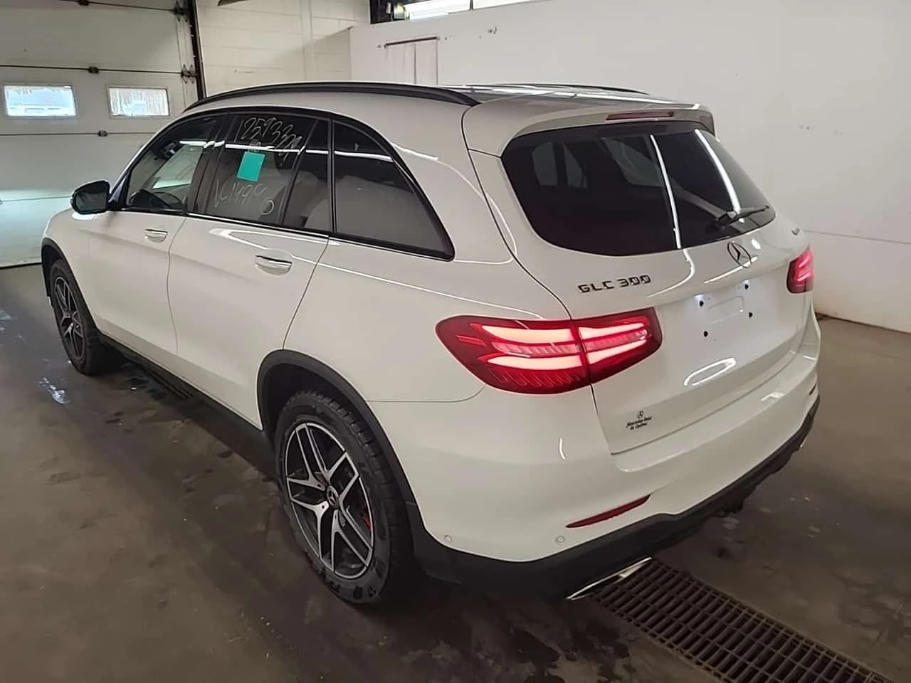 Mercedes-Benz GLC 300  CARFAX /Кожа/Подгрев/ПАНО/Навигация, снимка 4 - Автомобили и джипове - 55590133