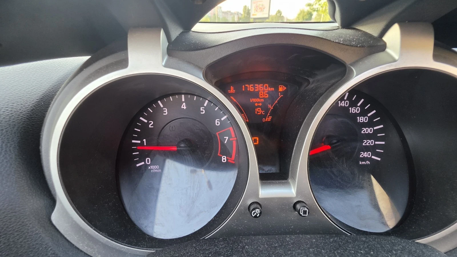 Nissan Juke, снимка 10 - Автомобили и джипове - 55600472