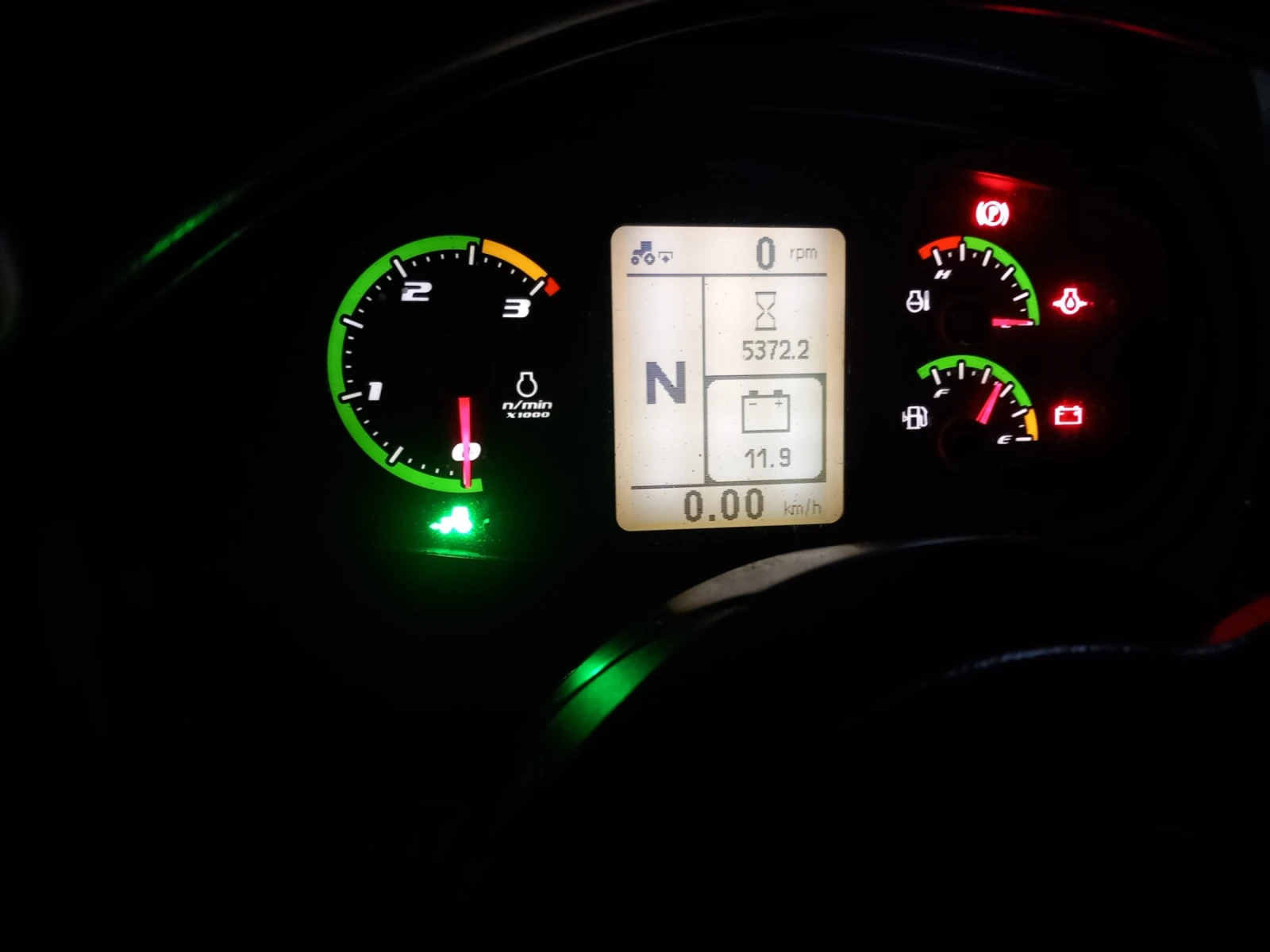 Трактор CASE IH FARMALL 115U - изображение 9