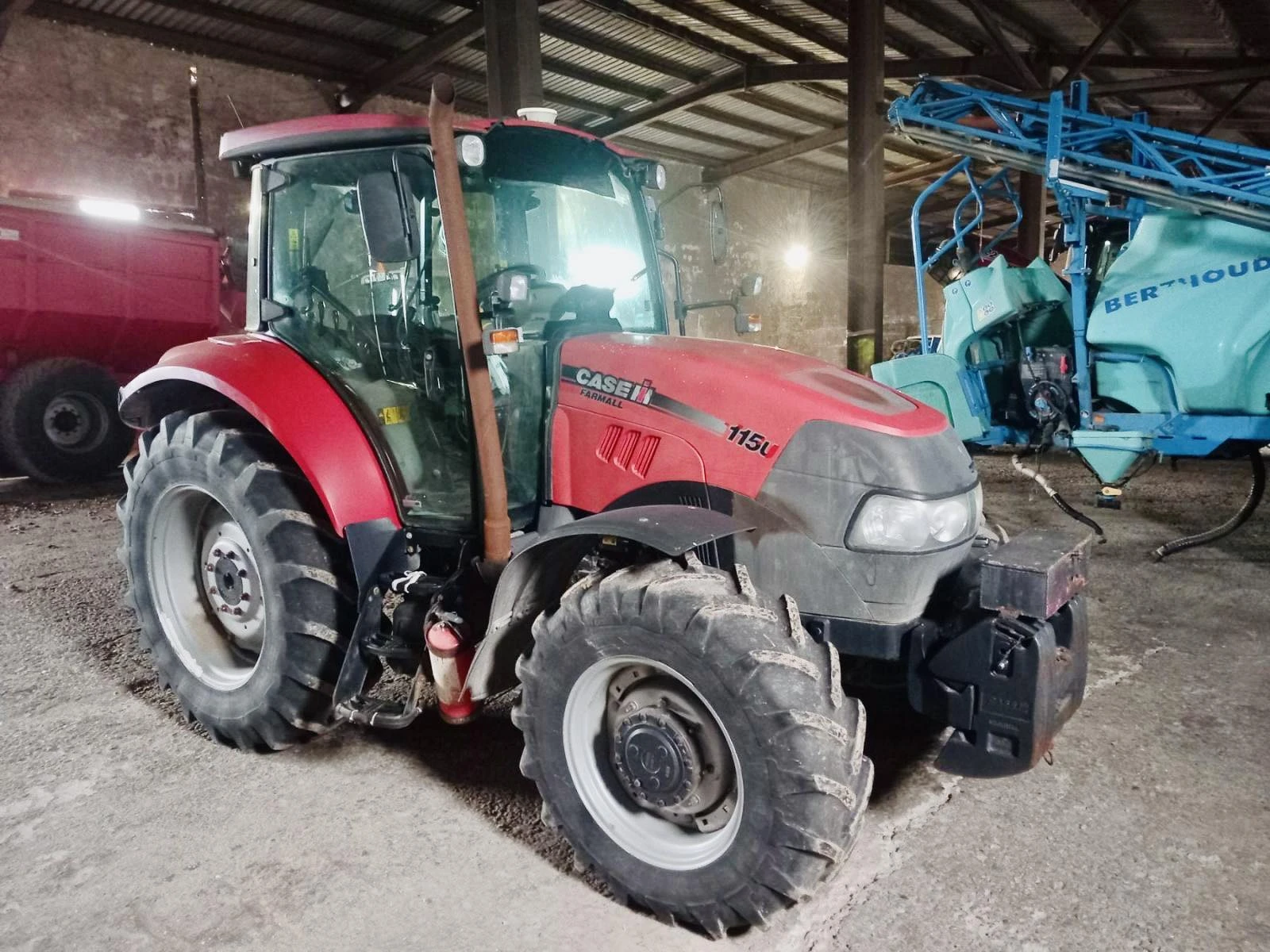 Трактор CASE IH FARMALL 115U - изображение 2