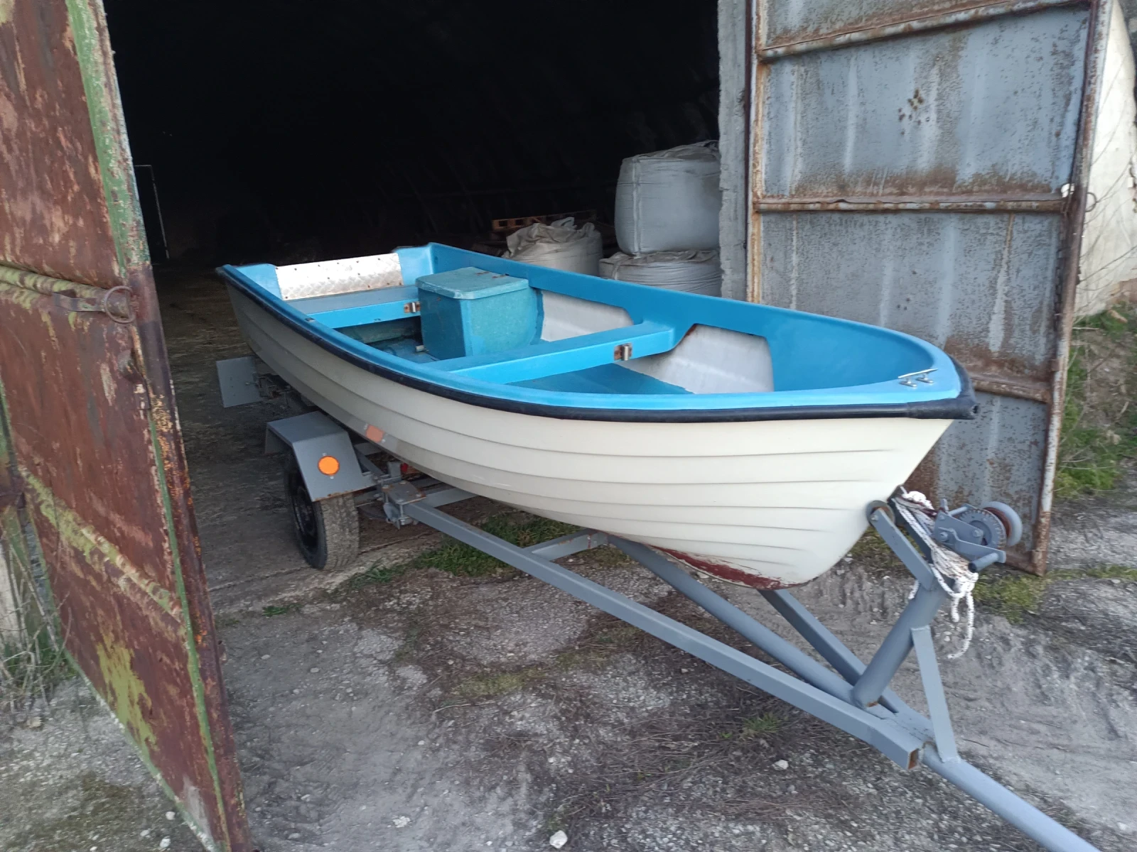 Лодка Собствено производство, снимка 2 - Воден транспорт - 53978991