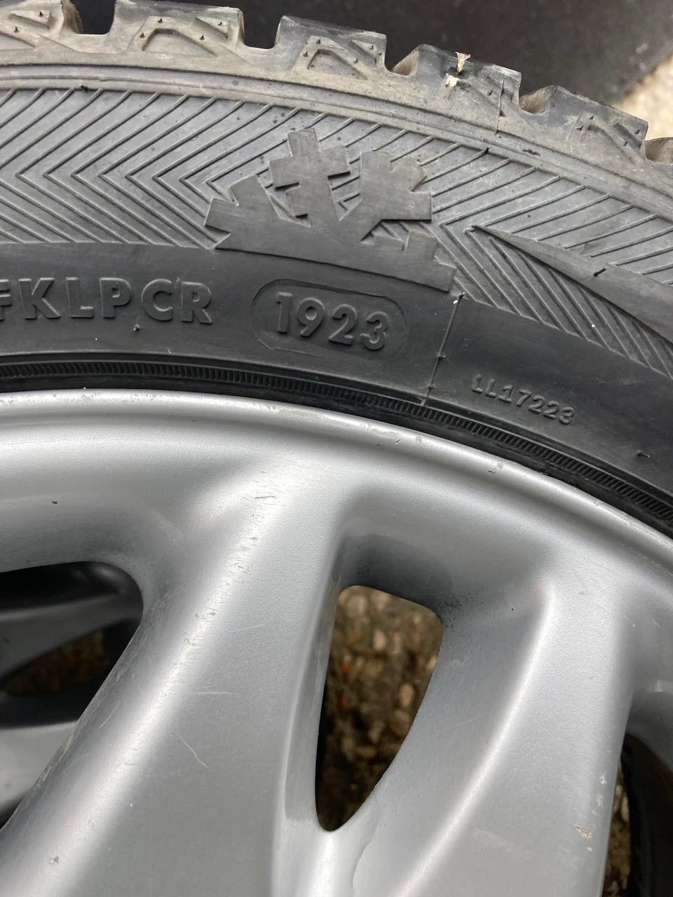    245/45R17  Mercedes-Benz E 320 | Mobile.bg   10