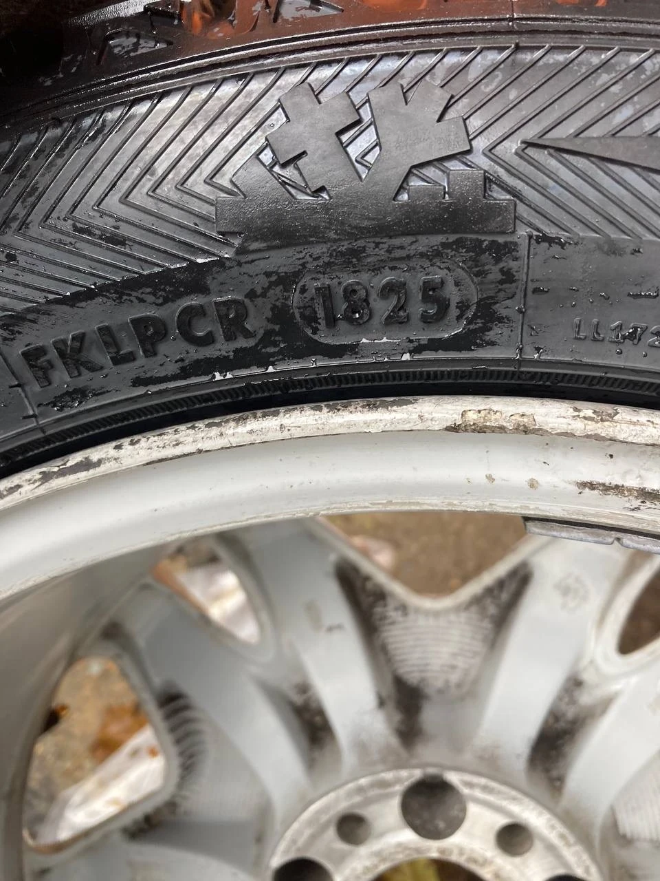    245/45R17  Mercedes-Benz E 320 | Mobile.bg   8