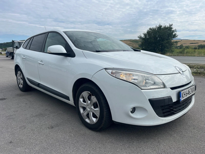 Renault Megane 1.5 DCI, снимка 2 - Автомобили и джипове - 46356211