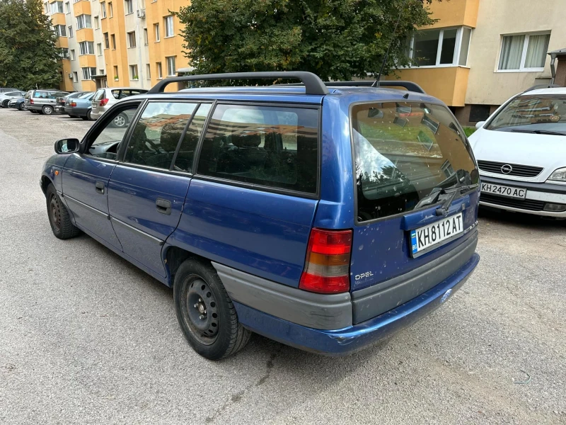 Opel Astra 1.6 i, снимка 6 - Автомобили и джипове - 47387570