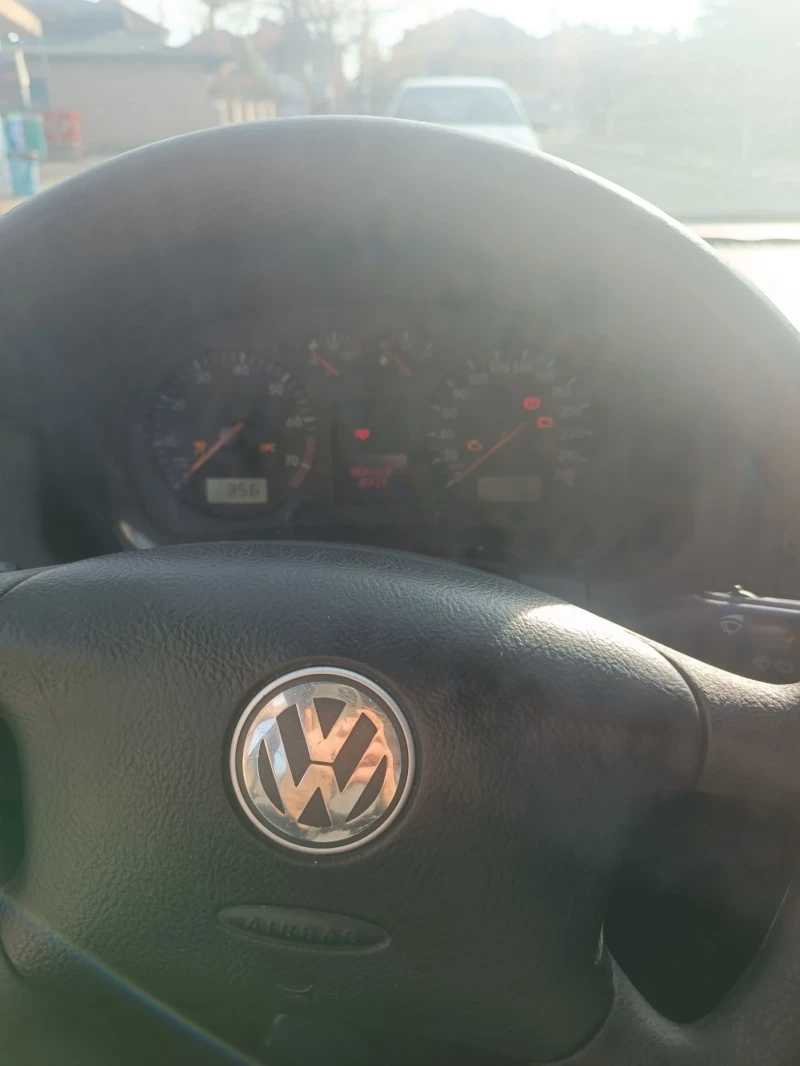 VW Golf, снимка 4 - Автомобили и джипове - 48430747