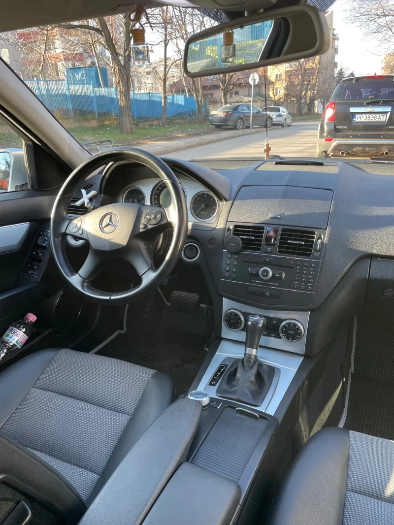 Mercedes-Benz C 220, снимка 8 - Автомобили и джипове - 48558261