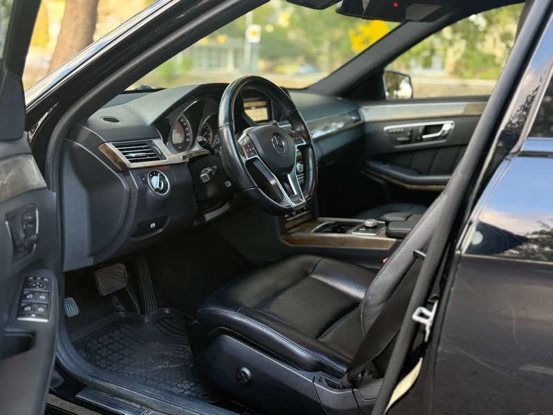 Mercedes-Benz E 350 ГАЗ* AMG-пакет* 4-MATIC* ПОДГРЕВ* АВТОПИЛОТ* Ел.Се, снимка 8 - Автомобили и джипове - 52000739
