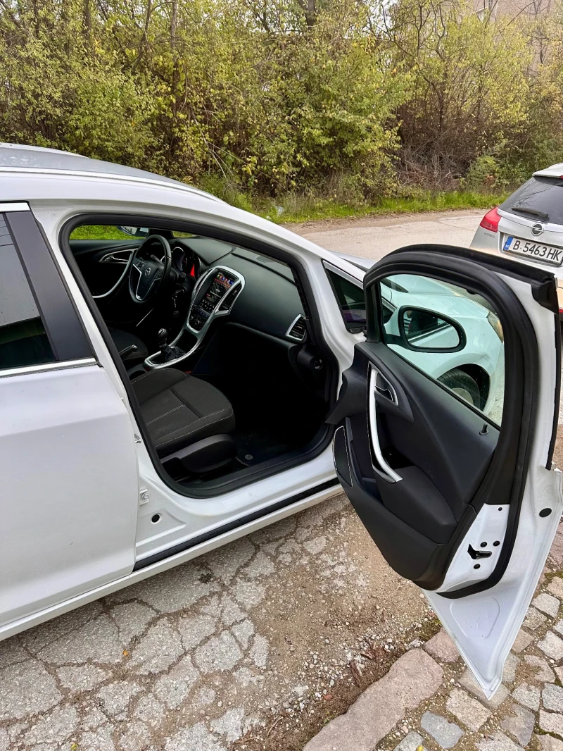 Opel Astra J, снимка 8 - Автомобили и джипове - 52356104