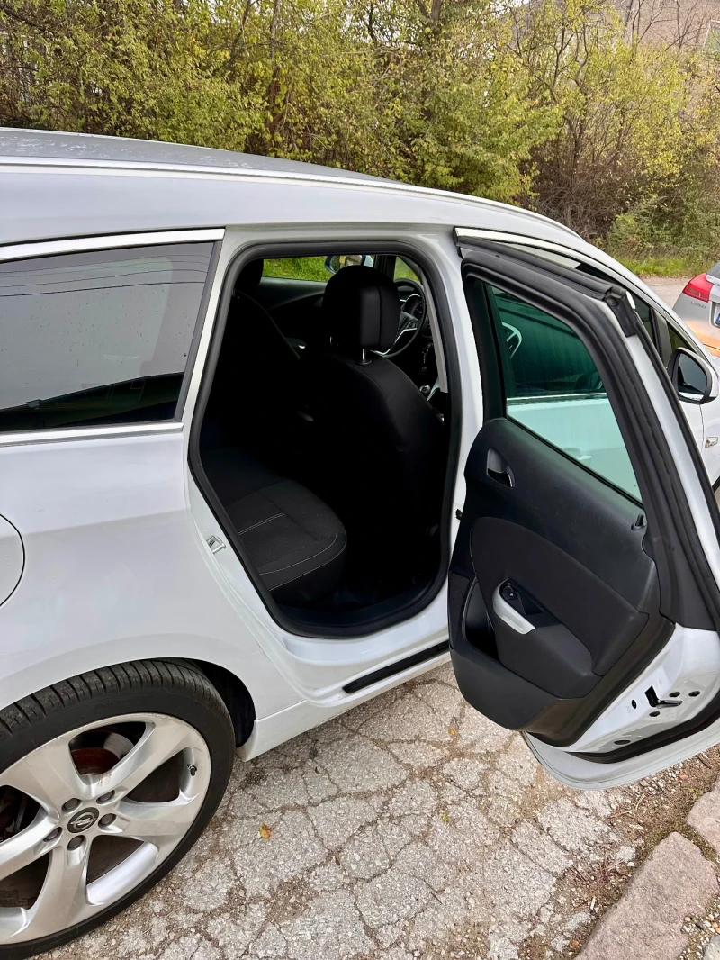 Opel Astra J, снимка 16 - Автомобили и джипове - 52356104