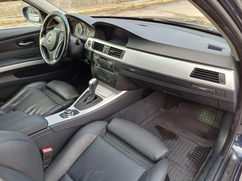 BMW 330 i XDrive Touring, снимка 13 - Автомобили и джипове - 53156344