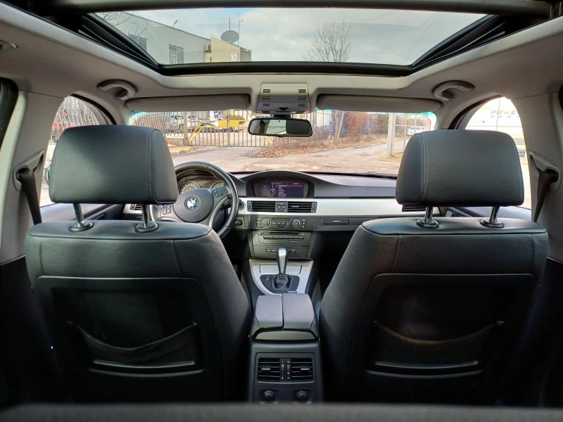 BMW 330 i XDrive Touring, снимка 9 - Автомобили и джипове - 53156344