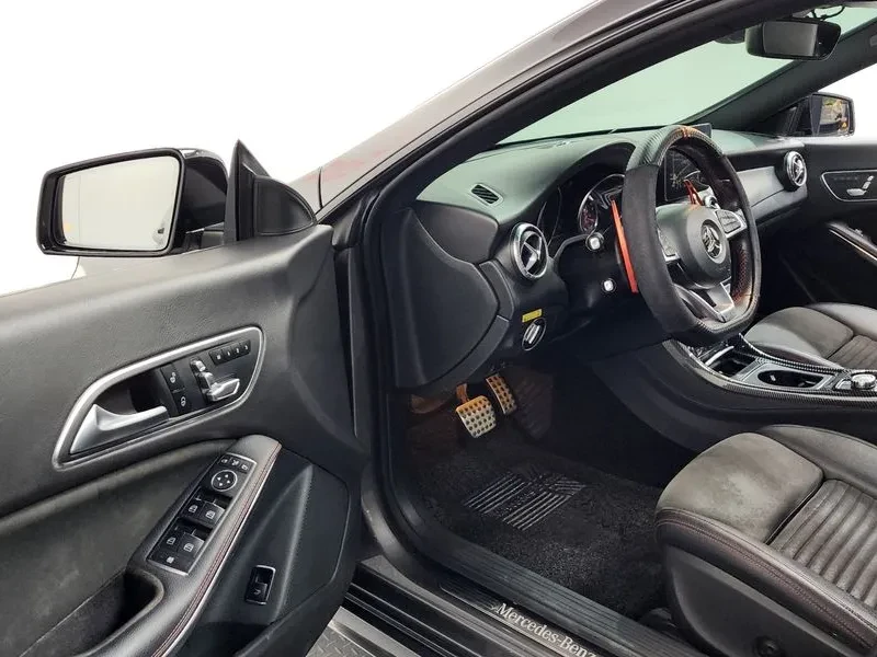 Mercedes-Benz CLA 2.5, снимка 10 - Автомобили и джипове - 54287609