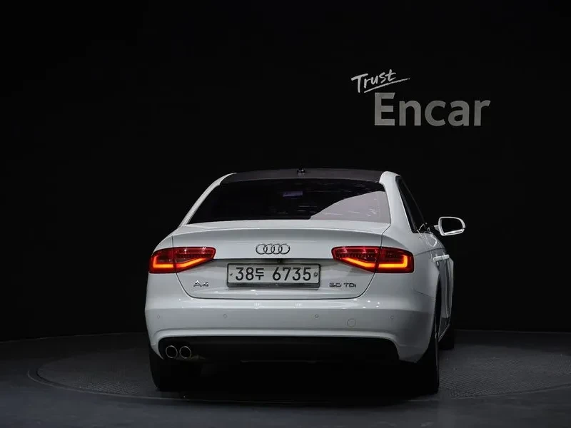 Audi A4 2.0 TDI, снимка 4 - Автомобили и джипове - 54550556