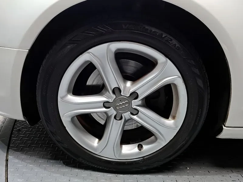 Audi A4 2.0 TDI, снимка 5 - Автомобили и джипове - 54550556