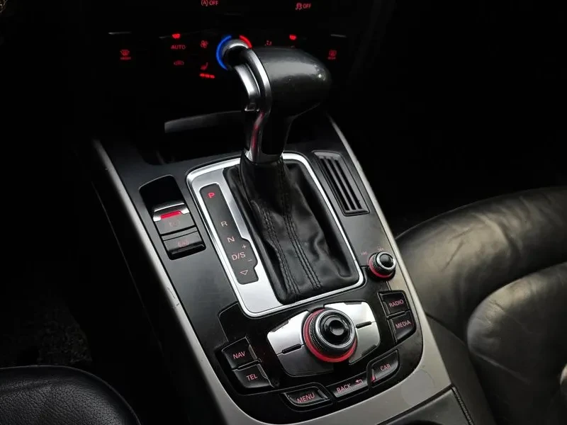Audi A4 2.0 TDI, снимка 9 - Автомобили и джипове - 54550556