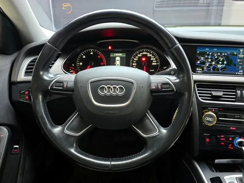 Audi A4 2.0 TDI, снимка 13 - Автомобили и джипове - 54550556