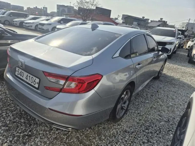 Honda Accord 1.5 Turbo, снимка 3 - Автомобили и джипове - 55882581